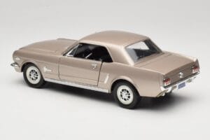 Ford Mustang 1964 1/2 Plata Mira 1:18 6127 Metal - imagen 7 de 8
