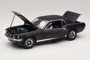 Ford Mustang Creed Movie GreenLight 1:18 13611 Metal - imagen 2 de 8