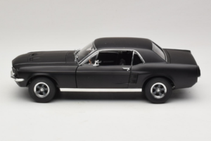 Ford Mustang Creed Movie GreenLight 1:18 13611 Metal - imagen 4 de 8