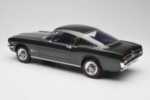 Ford Mustang Fastback Ivy Green Otto 1:12 G079 Resina - imagen 5 de 6