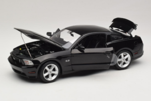 Ford Mustang GT Negro Drive Movie GreenLight 1:18 13609 Metal - imagen 2 de 8