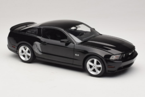 Ford Mustang GT Negro Drive Movie GreenLight 1:18 13609 Metal - imagen 6 de 8