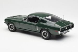 Ford Mustang GT Bullitt Verde AUTOart 1:18 72812 Metal - imagen 7 de 8