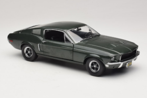 Ford Mustang GT Bullitt con Figura de Steve McQueen Greenlight 1:18 12885 Metal - imagen 6 de 8
