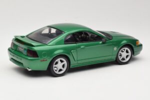 Ford Mustang GT SN95 Verde Maisto 1:18 50326 Metal - imagen 3 de 8