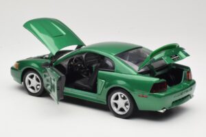 Ford Mustang GT SN95 Verde Maisto 1:18 50326 Metal - imagen 5 de 8