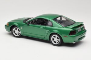 Ford Mustang GT SN95 Verde Maisto 1:18 50326 Metal - imagen 7 de 8