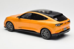 Ford Mustang Mach-E GT Performance Cyber Naranja Otto 1:18 OT983 Resina - imagen 5 de 6