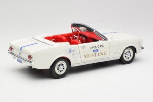 Ford Mustang Pace Car Wimbledon White Solido 1:18 81578 Metal - imagen 3 de 8