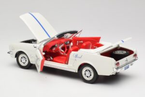 Ford Mustang Pace Car Wimbledon White Solido 1:18 81578 Metal - imagen 5 de 8