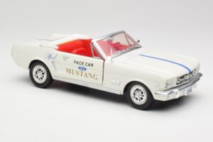 Ford Mustang Pace Car Wimbledon White Solido 1:18 81578 Metal - imagen 6 de 8