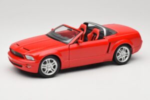 Ford Mustang S197 GT Descapotable Rojo Beanstalk Group 1:18 FOR10016R Metal