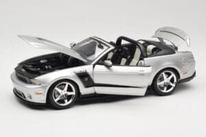 Ford Mustang S197 Roush 427R Descapotable Plata Maisto 1:18 31669 Metal - imagen 2 de 8