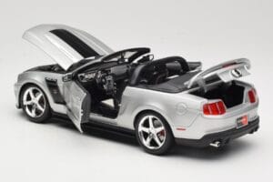 Ford Mustang S197 Roush 427R Descapotable Plata Maisto 1:18 31669 Metal - imagen 5 de 8