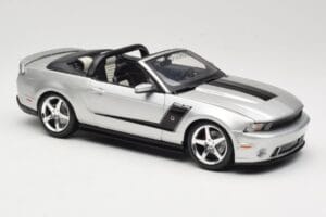 Ford Mustang S197 Roush 427R Descapotable Plata Maisto 1:18 31669 Metal - imagen 6 de 8