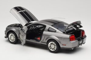 Ford Mustang S197 Shelby GT500 40th Anniversary Gris Shelby Collectibles 1:18 DC075005 Metal - imagen 5 de 8