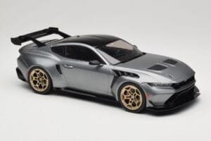 Ford Mustang S650 GTD Metallic Grey IXO 1:18 MCG18576 Metal - imagen 4 de 6