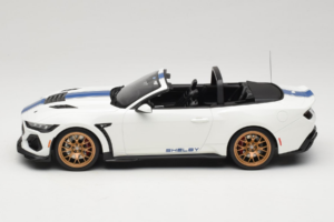 Ford Mustang S650 Shelby Super Snake Oxford White GT Spirit 1:18 GT572 Resina - imagen 3 de 6