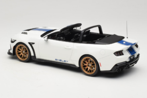 Ford Mustang S650 Shelby Super Snake Oxford White GT Spirit 1:18 GT572 Resina - imagen 5 de 6