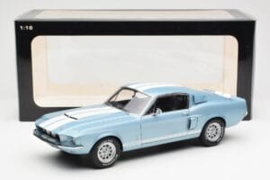 Ford Mustang Shelby GT500 Azul Claro Metalizado Con Franjas Blancas AUTOart 1:18 72907 Metal - imagen 8 de 8