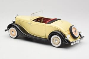 Ford Roadster Dearborn Yellow Solido 1:18 8008 Metal - imagen 7 de 8