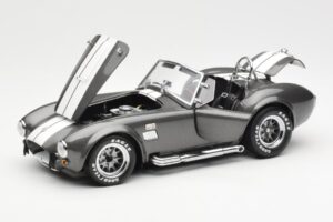 Ford Shelby Cobra 427 S/C Gris Metalizado Con Franjas Blancas Kyosho 1:18 08045GRW Metal - imagen 2 de 8