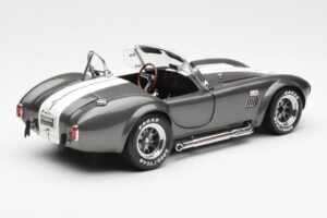 Ford Shelby Cobra 427 S/C Gris Metalizado Con Franjas Blancas Kyosho 1:18 08045GRW Metal - imagen 3 de 8