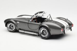Ford Shelby Cobra 427 S/C Gris Metalizado Con Franjas Blancas Kyosho 1:18 08045GRW Metal - imagen 7 de 8