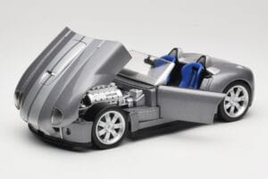 Shelby Cobra Descapotable Grey Metallic Hot Wheels 1:18 G7220 Metal - imagen 2 de 8
