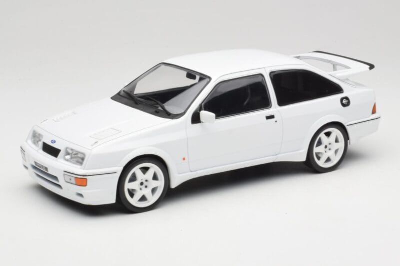 Ford Sierra RS Cosworth Blanco IXO 1:18 18CMC121 Metal