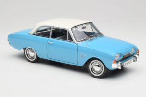 Ford Taunus 12M P1 Taunus Blue Revell 1:18 08880 Metal - imagen 6 de 8
