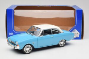 Ford Taunus 12M P1 Taunus Blue Revell 1:18 08880 Metal - imagen 8 de 8