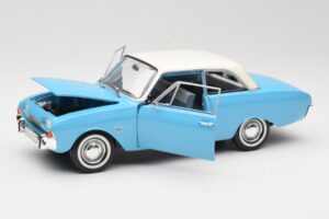 Ford Taunus 17M P2 Azul Revell 1:18 08817 Metal - imagen 2 de 8