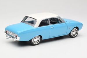 Ford Taunus 17M P2 Azul Revell 1:18 08817 Metal - imagen 3 de 8