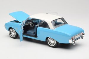 Ford Taunus 17M P2 Azul Revell 1:18 08817 Metal - imagen 5 de 8