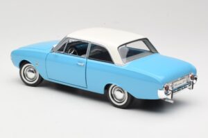 Ford Taunus 17M P2 Azul Revell 1:18 08817 Metal - imagen 7 de 8