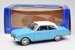 Ford Taunus 17M P2 Azul Revell 1:18 08817 Metal - imagen 8 de 8