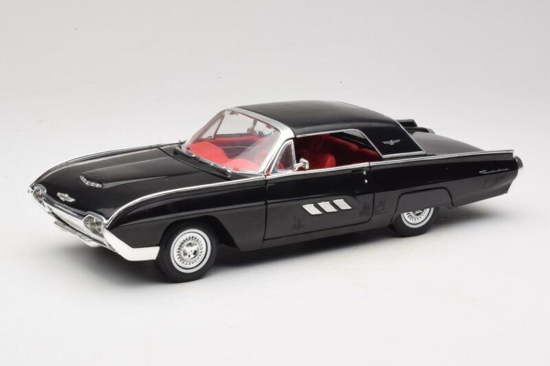 Ford Thunderbird Negro Anson 1:18 30344 Metal