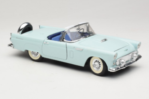 Ford Thunderbird Verde Revell 1:18 8804-G1 Metal - imagen 6 de 8