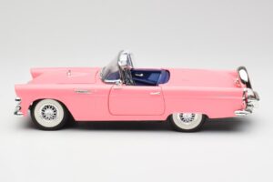 Ford Thunderbird Rosa Revell 1:18 8804 Metal - imagen 4 de 8