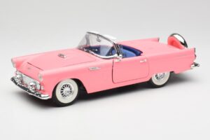 Ford Thunderbird Rosa Revell 1:18 8804 Metal