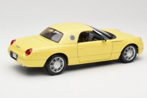 Ford Thunderbird Show Car Amarillo Maisto 1:18 50336 Metal - imagen 3 de 8