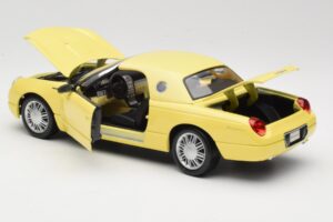 Ford Thunderbird Show Car Amarillo Maisto 1:18 50336 Metal - imagen 5 de 8