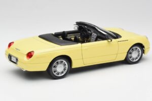 Ford Thunderbird Show Car Amarillo Maisto 1:18 50335 Metal - imagen 3 de 8
