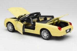 Ford Thunderbird Show Car Amarillo Maisto 1:18 50335 Metal - imagen 5 de 8