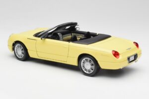 Ford Thunderbird Show Car Amarillo Maisto 1:18 50335 Metal - imagen 7 de 8