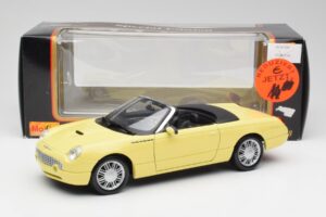 Ford Thunderbird Show Car Amarillo Maisto 1:18 50335 Metal - imagen 8 de 8