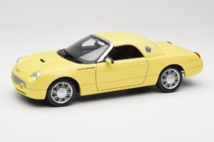 Ford Thunderbird Show Car Amarillo Maisto 1:18 50336 Metal