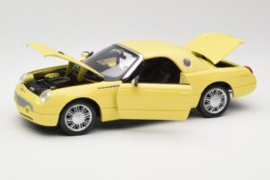 Ford Thunderbird Show Car Amarillo Maisto 1:18 50336 Metal - imagen 2 de 8