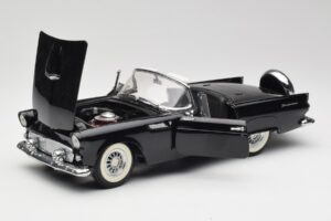 Ford Thunderbird Descapotable Negro Revell 1:18 8818-M1 Metal - imagen 2 de 8
